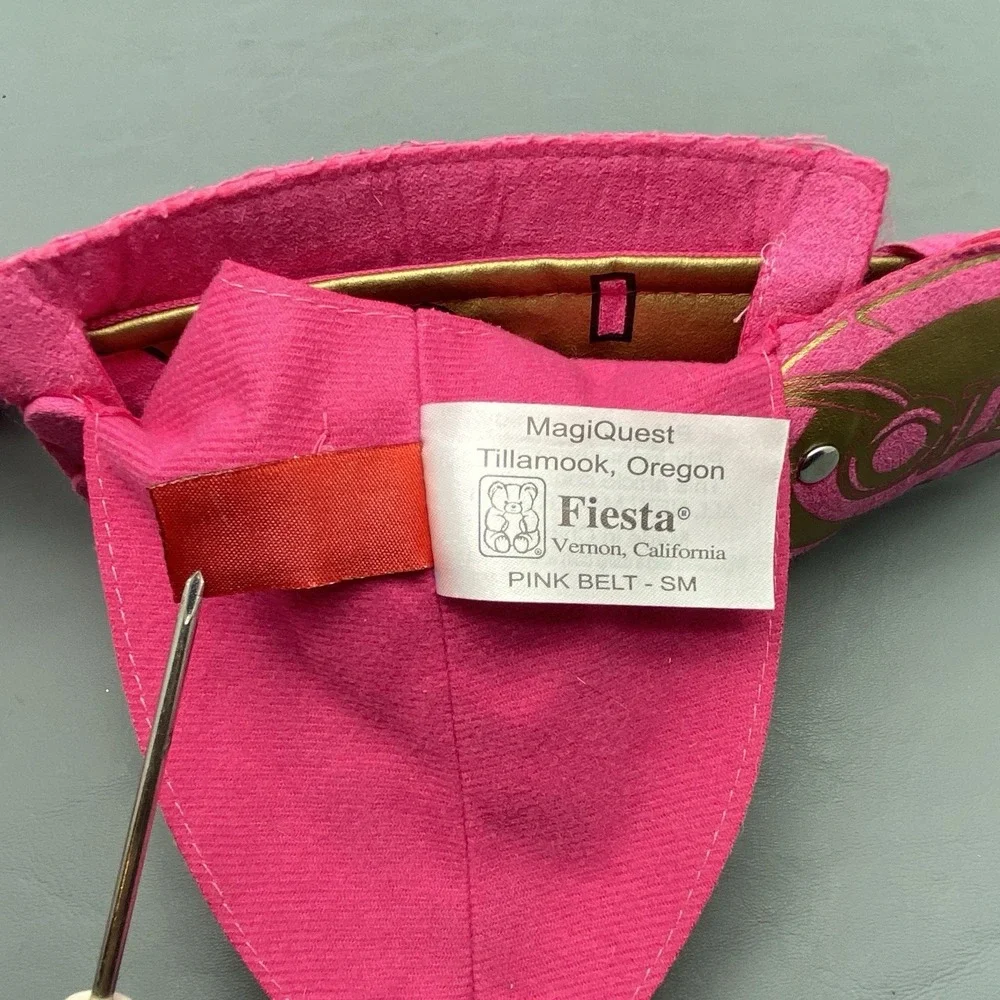 MagiQuest Pink Wand Belt Pouch Holster Small SM Fiesta Great Wolf Lodge‎